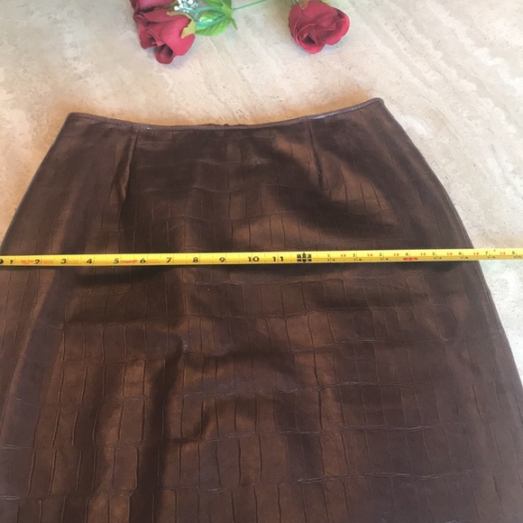 Elements by vakko Leather pressed croc, skirt - Picture 13 of 14